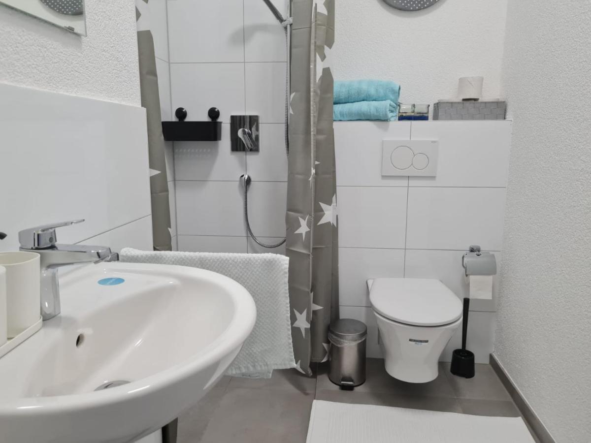 Pension Am Rathaus, 24H Check-In Mundelsheim Екстериор снимка
